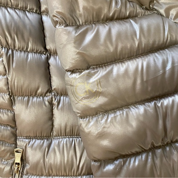 Calvin Klein Packable Down Coat - Medium - Picture 8 of 9